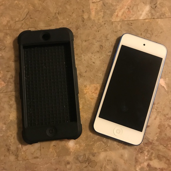 iPod touch (6th generation) in Blue - Picture 2 of 4